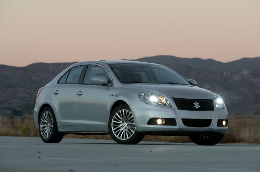  Suzuki Kizashi 2010 года  (фото 24 из 136)